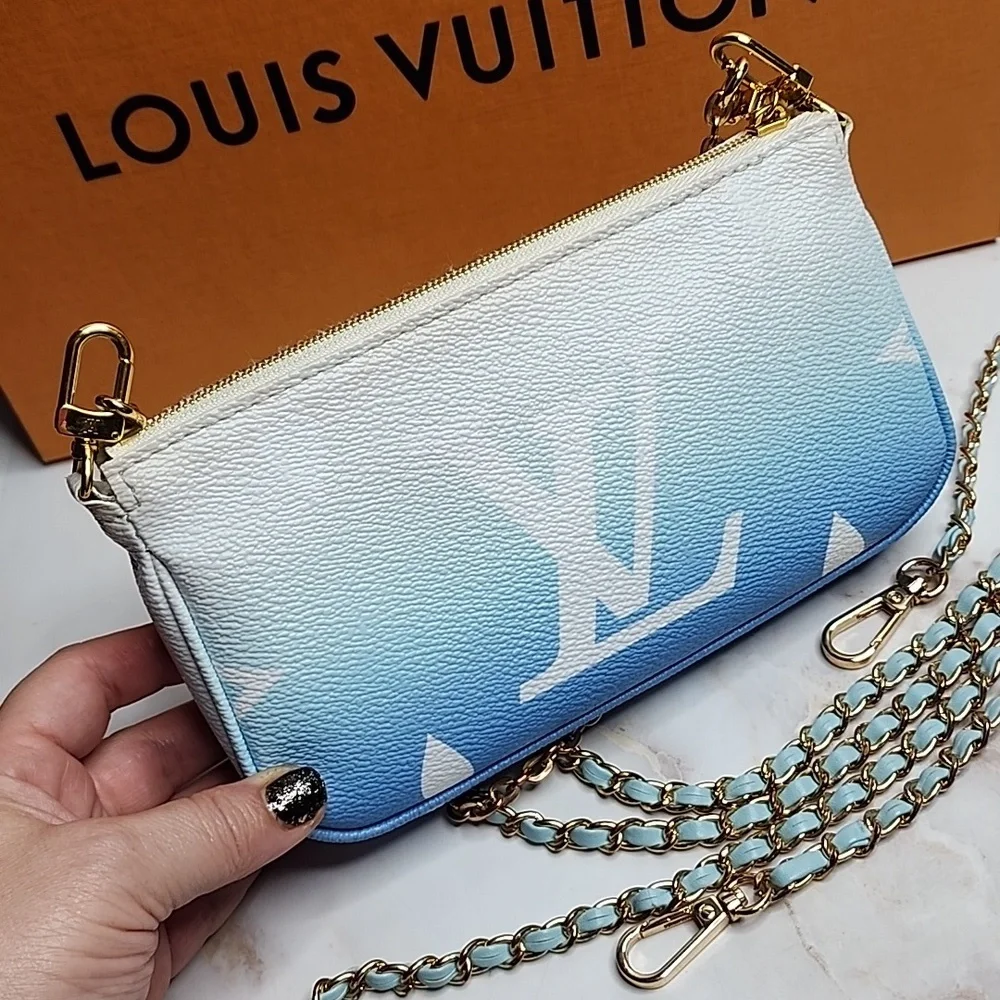 Louis vuitton by the pool pochette
